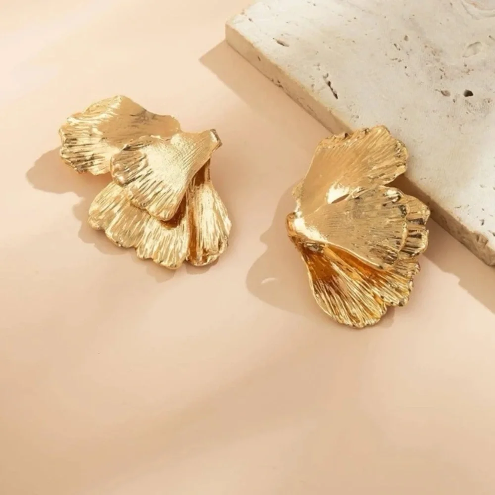 Zara half statement gold statement earrings - Picture 4 of 7